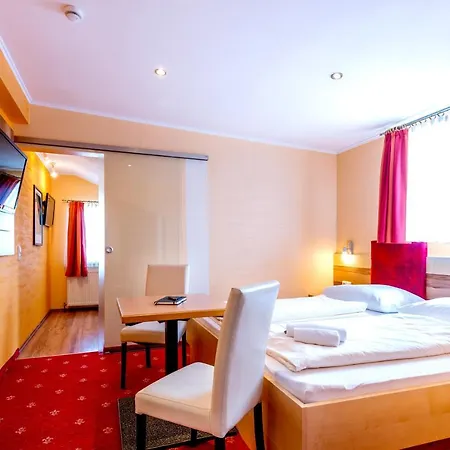Отель Panorama Hotel Traunstein 3*
