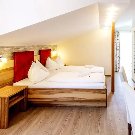 Panorama Hotel Traunstein Отель Альтмюнстер
