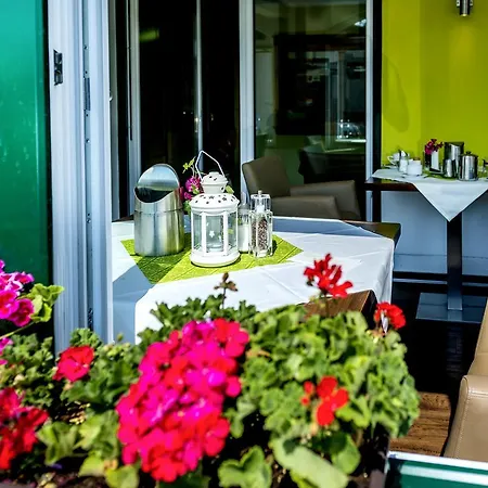 Panorama Traunstein Hotel 3*